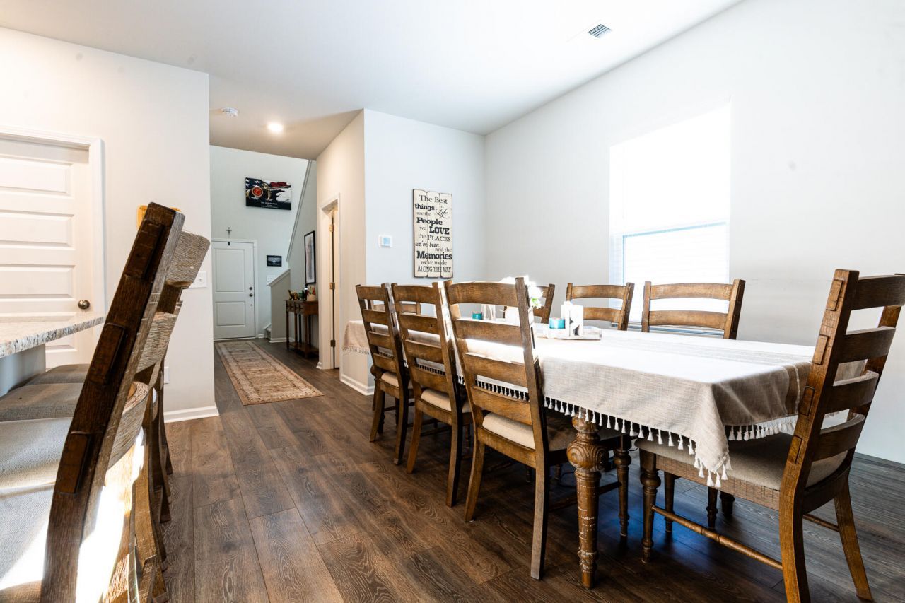 496 Minim Street Photo 7