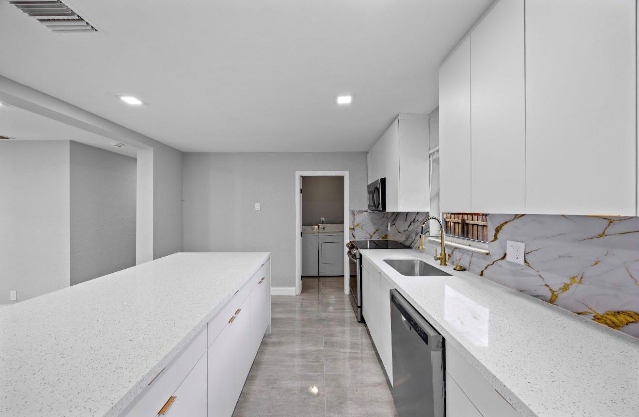 800 NW 6th Avenue, Pompano Beach, FL 33060 Photo