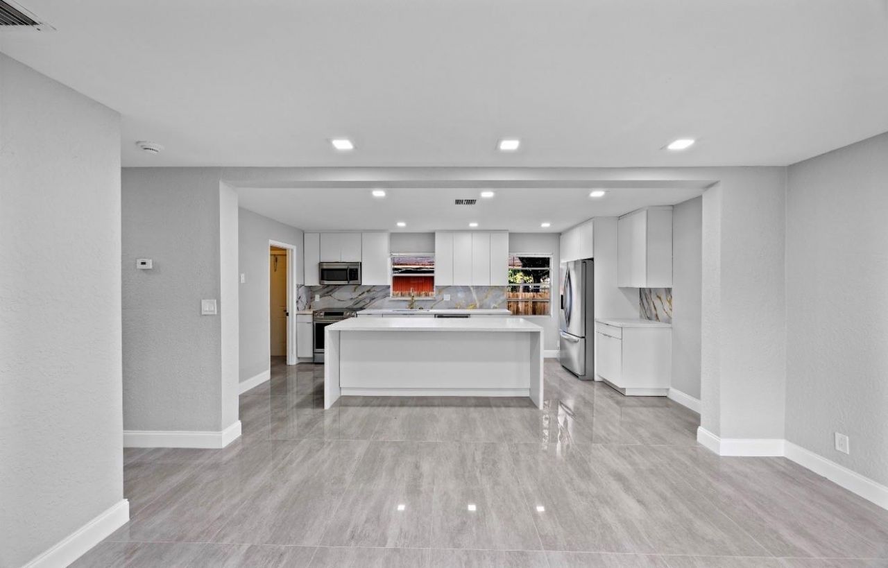 800 NW 6th Avenue, Pompano Beach, FL 33060 Photo