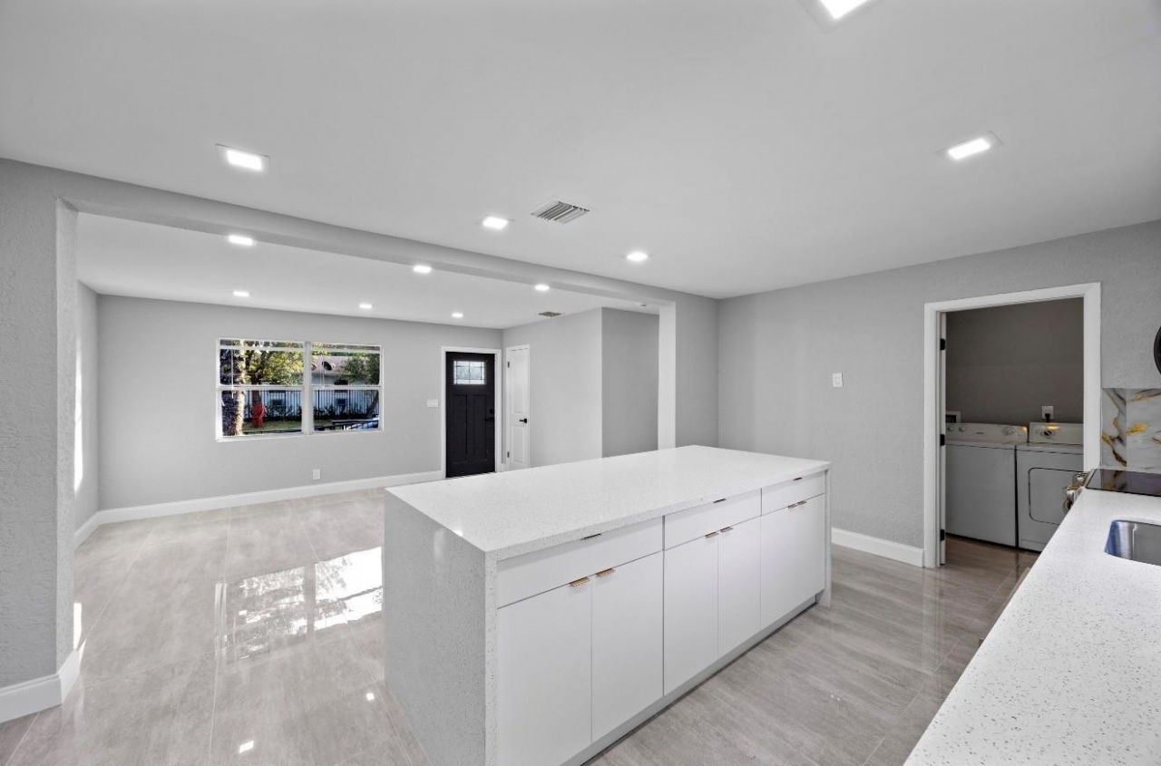 800 NW 6th Avenue, Pompano Beach, FL 33060 Photo