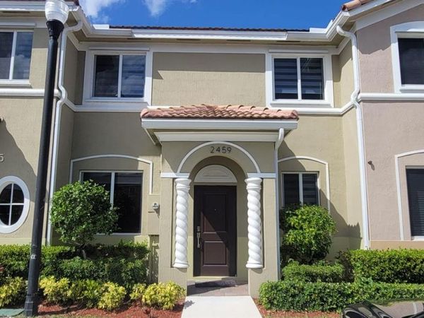 2459 SE 10th St , Homestead, FL 33035