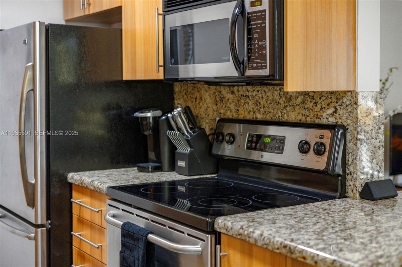 1125 NE 16th Pl, Unit 209, Fort Lauderdale, FL 33305 Photo