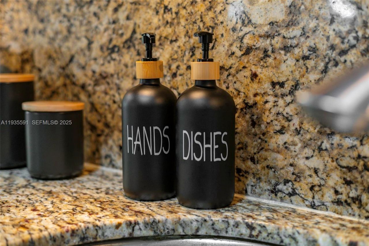 1125 NE 16th Pl, Unit 209, Fort Lauderdale, FL 33305 Photo