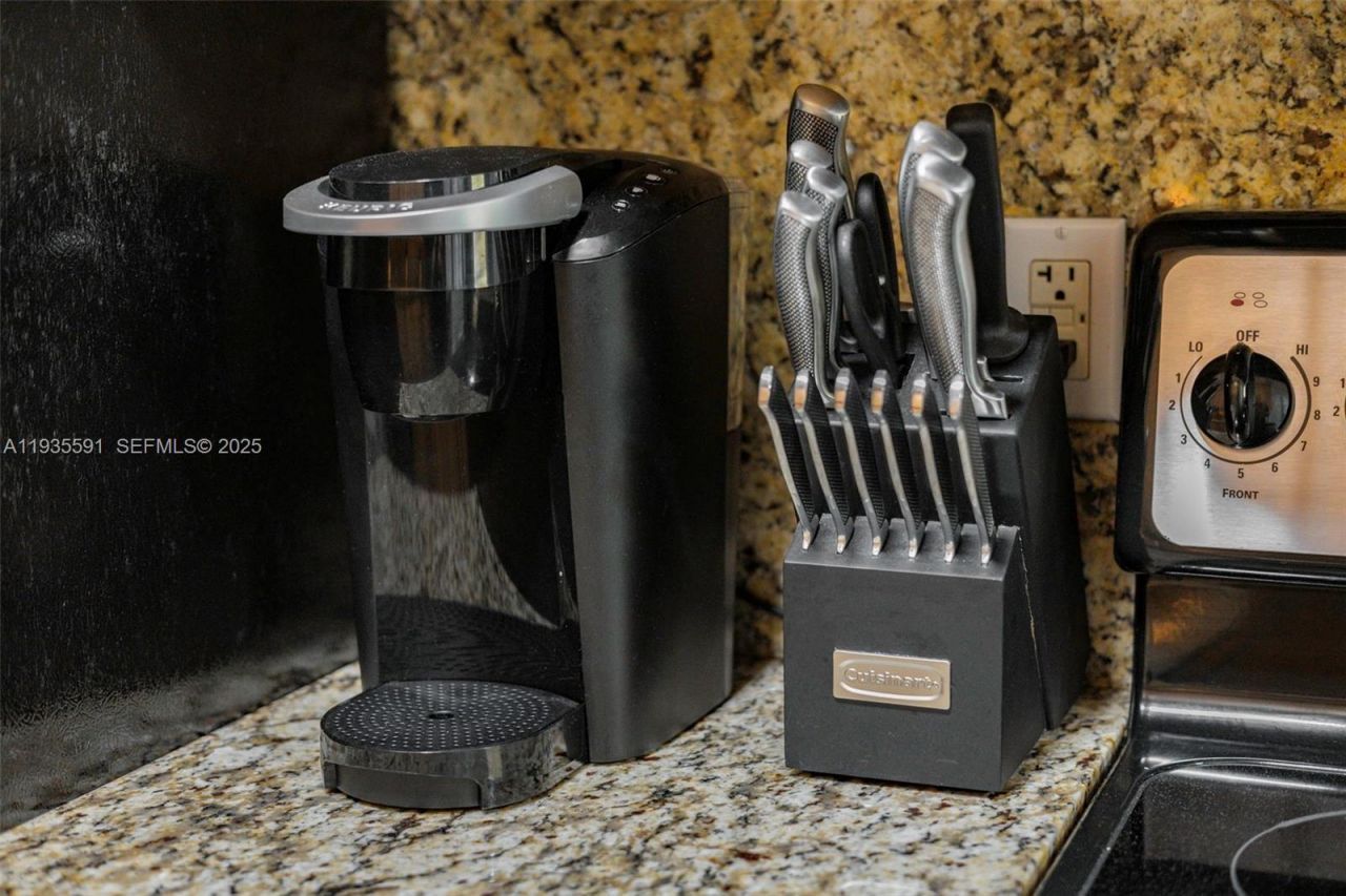 1125 NE 16th Pl, Unit 209, Fort Lauderdale, FL 33305 Photo