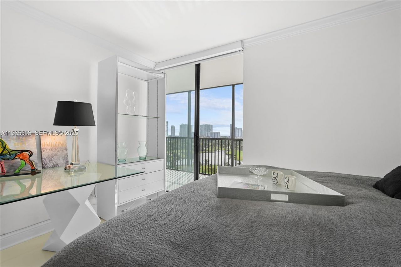 20301 W Country Club Dr , Unit 1226, Aventura, FL 33180 Photo