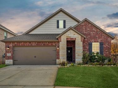 7337 Howling Coyote Lane, Fort Worth, TX 76131