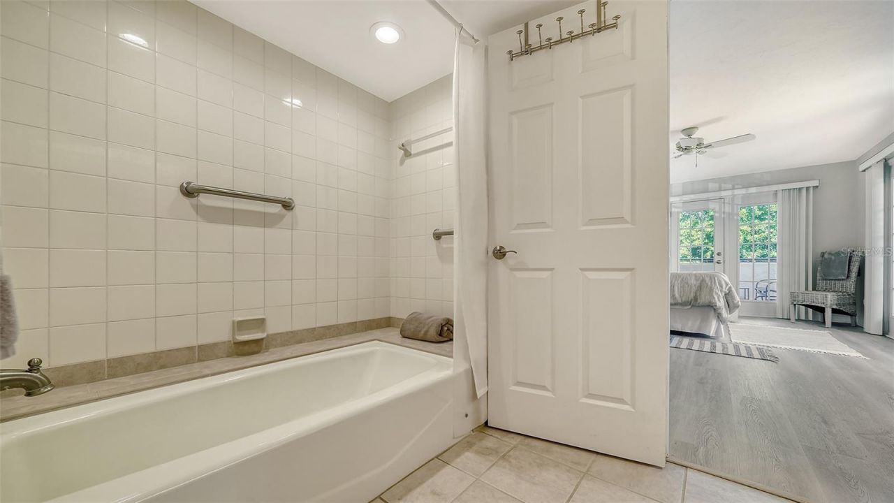 835 S Osprey Avenue, Unit 201, Sarasota, FL 34236 Photo