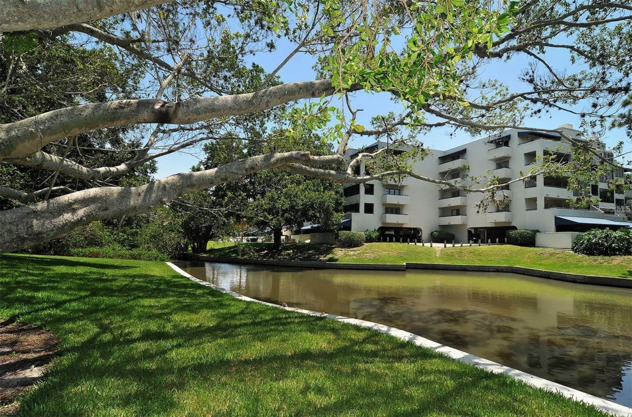 835 S Osprey Avenue, Unit 201, Sarasota, FL 34236 Photo