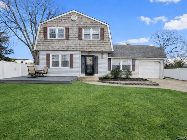 9 Katie Court, Lake Grove, NY 11755