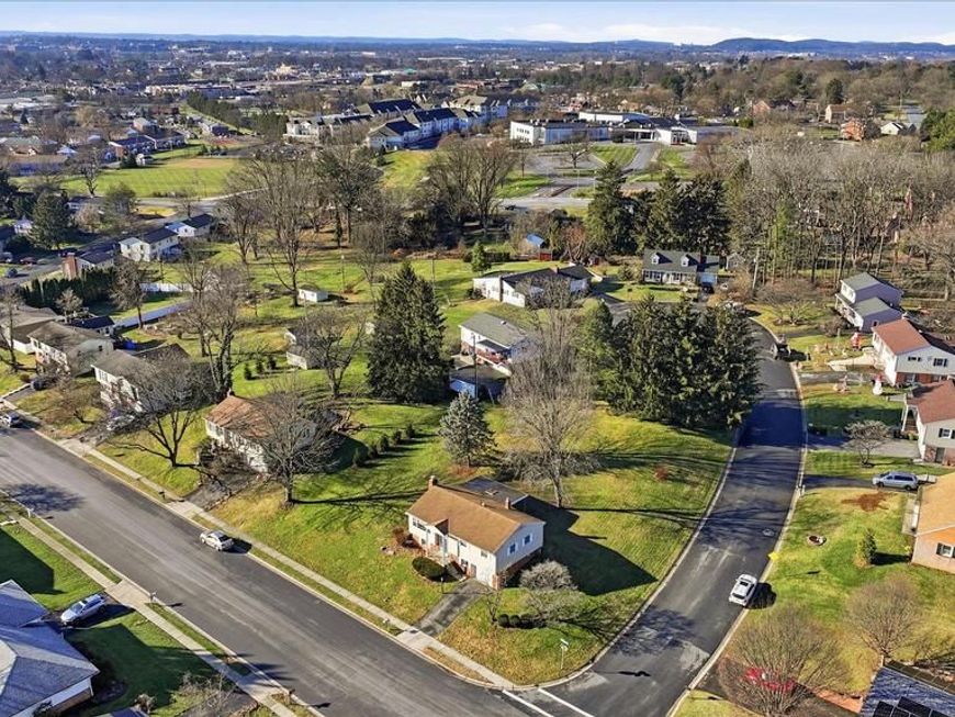 1828 Crooked Oak Drive, Lancaster, PA 17601 Main Photo