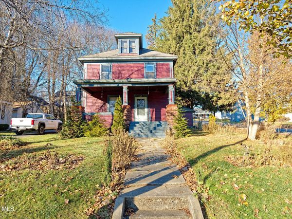 18 1st Avenue, Mayfield, NY 12117