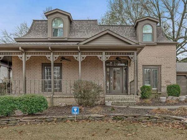 1005 Fairway Drive, Jonesboro, AR 72401