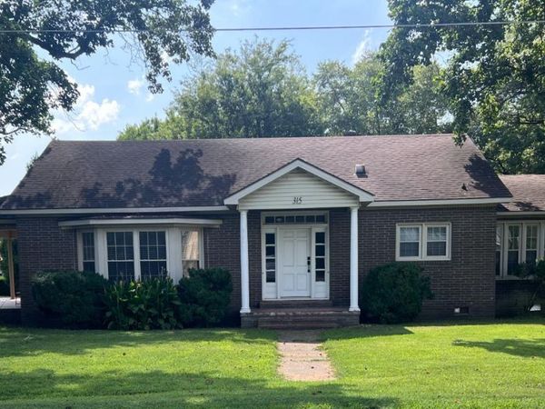 315 S Main St., Leachville, AR 72438