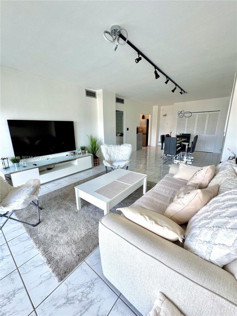 300 Bayview Dr, Unit 1603, Sunny Isles Beach, FL 33160 Photo