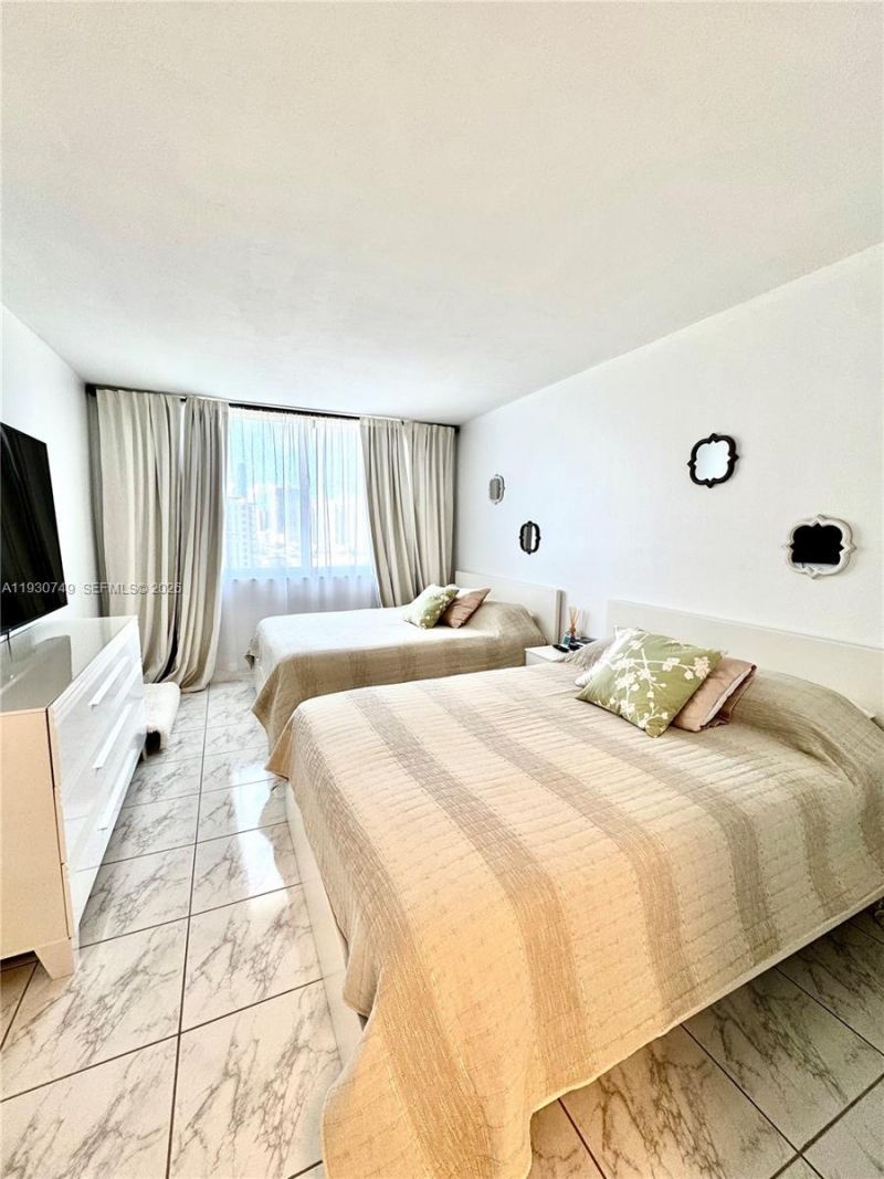 300 Bayview Dr, Unit 1603, Sunny Isles Beach, FL 33160 Photo