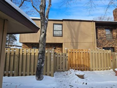 2407 Unity Avenue N, Golden Valley, MN 55422