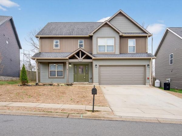 1163 Belvoir Ln, Clarksville, TN 37040