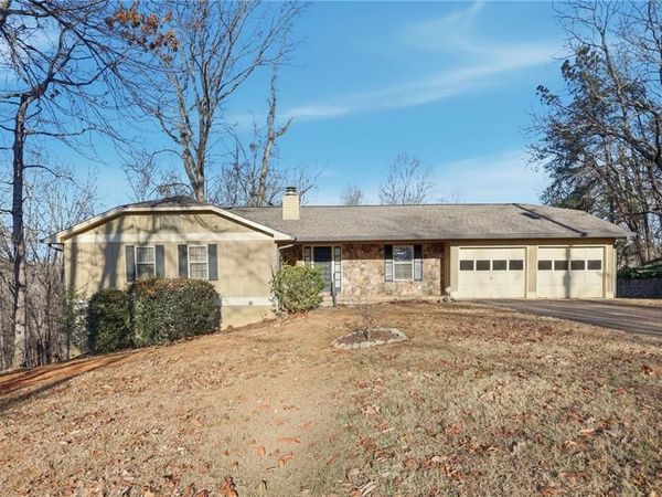 2224 Colonial Drive, Gainesville, GA 30501