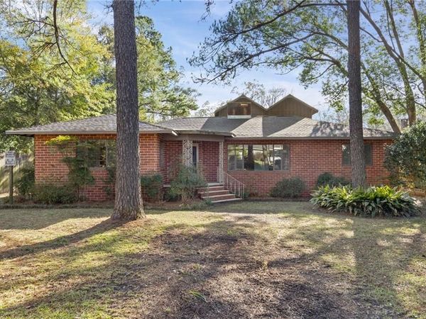 2315 Hillwood Drive S, Mobile, AL 36605
