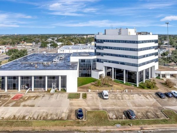 1908 N Laurent Street, Victoria, TX 77901