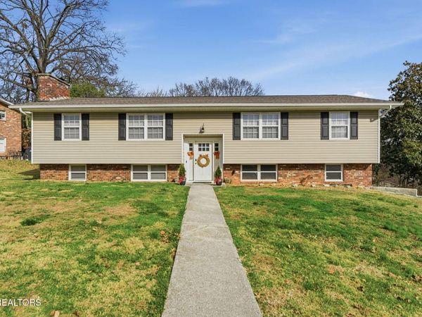 2322 Alice Bell Rd, Knoxville, TN 37914