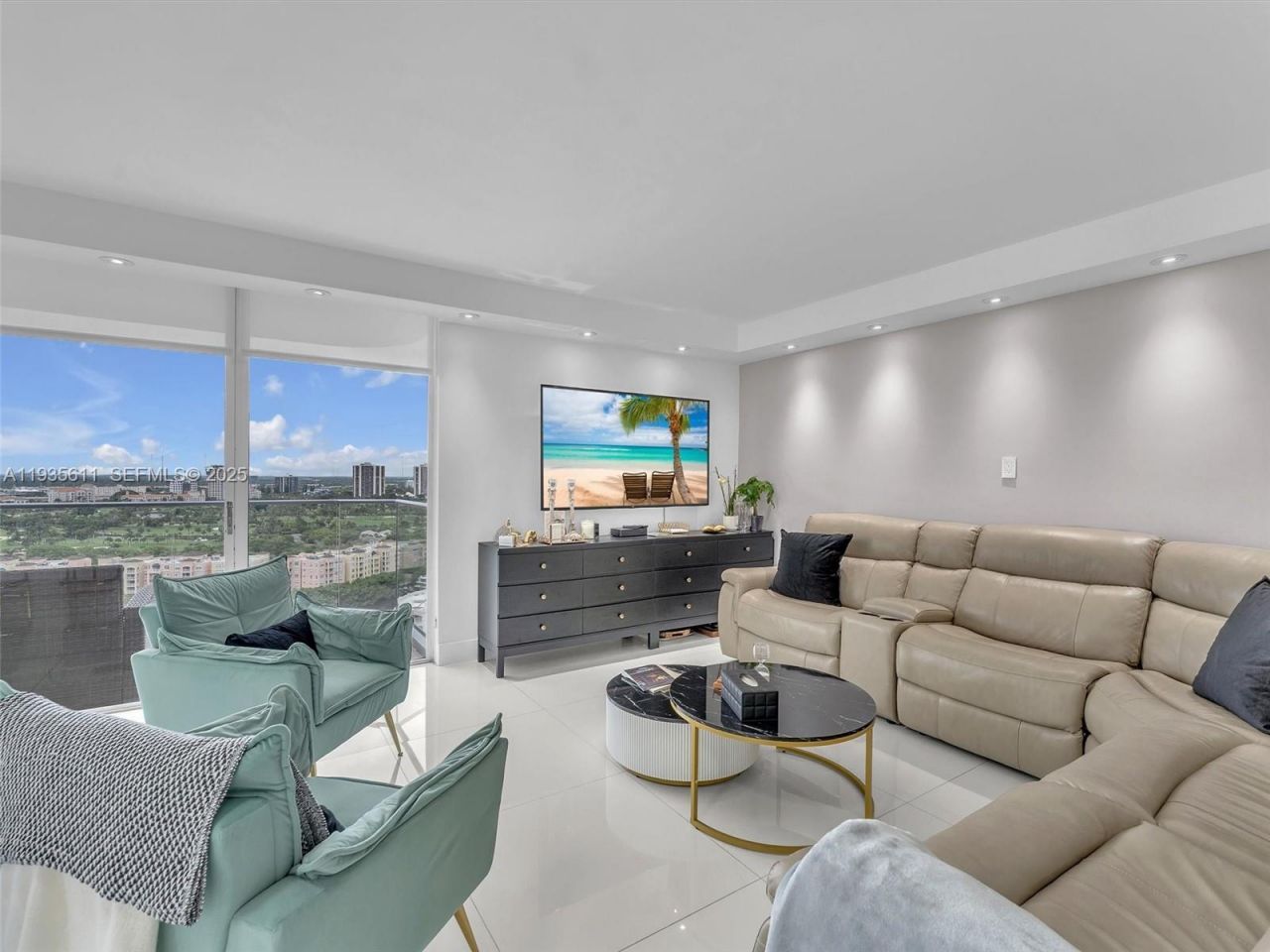 19707 Turnberry Way , Unit 21D, Aventura, FL 33180 Photo