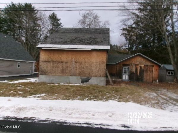24 N 2nd Avenue, Broadalbin, NY 12025