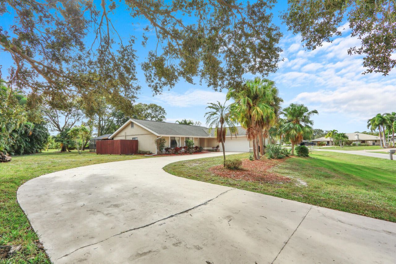 3060 SE Darien Road, Port Saint Lucie, FL 34952 Photo