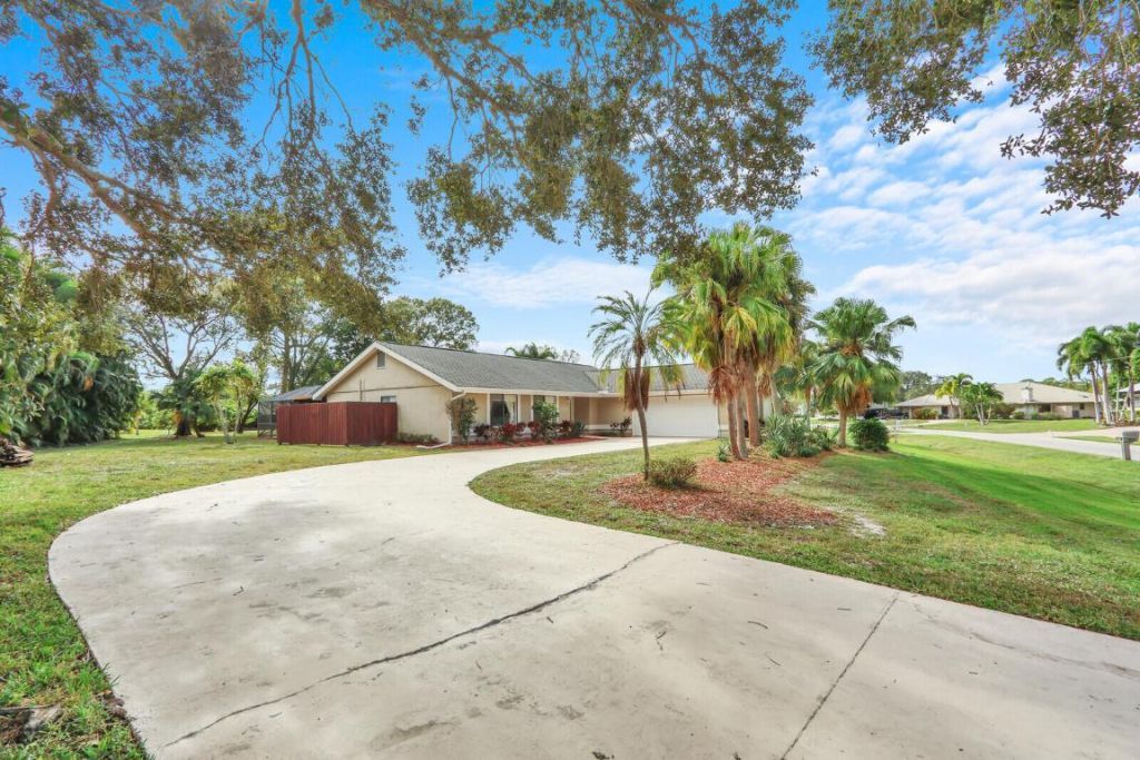3060 SE Darien Road, Port Saint Lucie, FL 34952 Photo