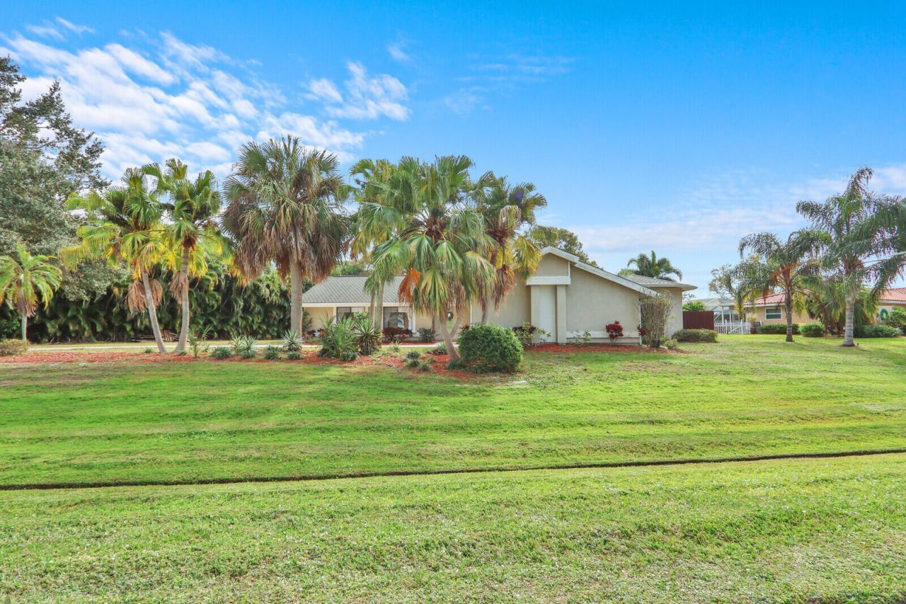 3060 SE Darien Road, Port Saint Lucie, FL 34952 Photo