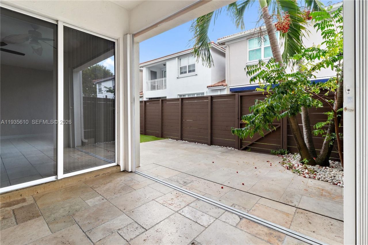 8562 NW 108th Ave, Unit 8562, Doral, FL 33178 Photo