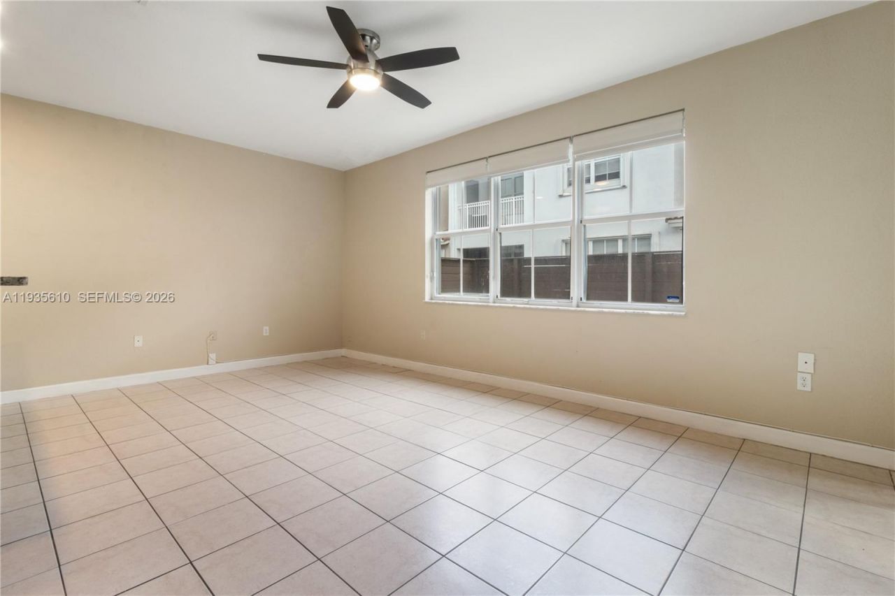 8562 NW 108th Ave, Unit 8562, Doral, FL 33178 Photo