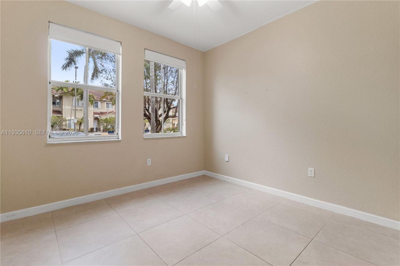 8562 NW 108th Ave, Unit 8562, Doral, FL 33178 Photo