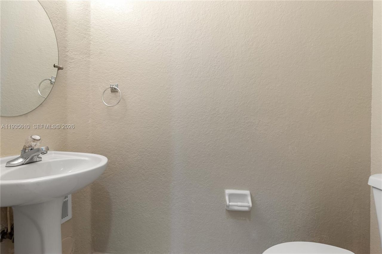 8562 NW 108th Ave, Unit 8562, Doral, FL 33178 Photo