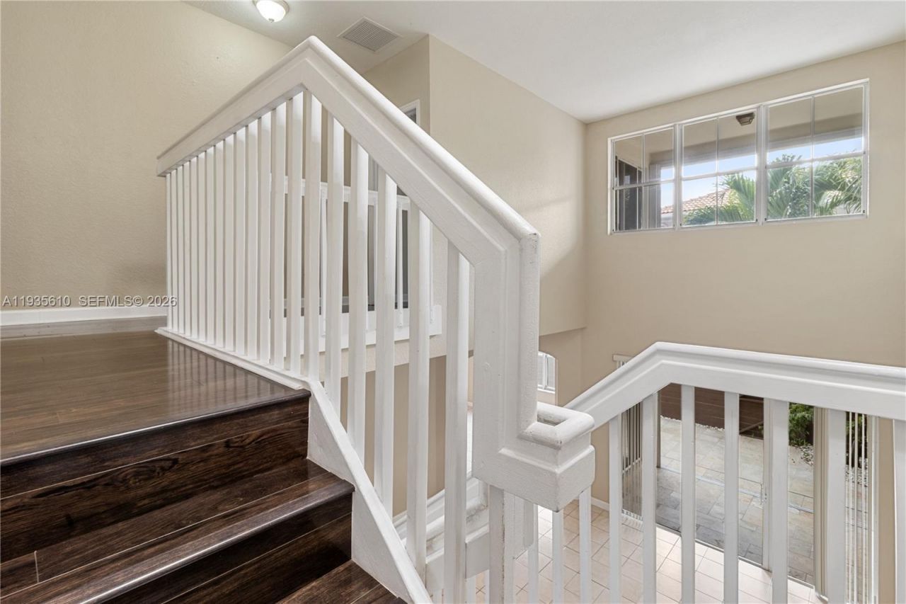 8562 NW 108th Ave, Unit 8562, Doral, FL 33178 Photo