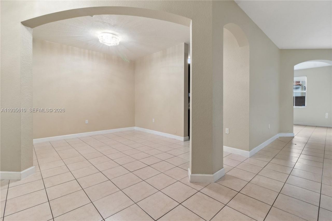 8562 NW 108th Ave, Unit 8562, Doral, FL 33178 Photo