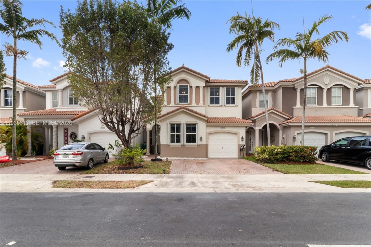 8562 NW 108th Ave, Unit 8562, Doral, FL 33178 Photo