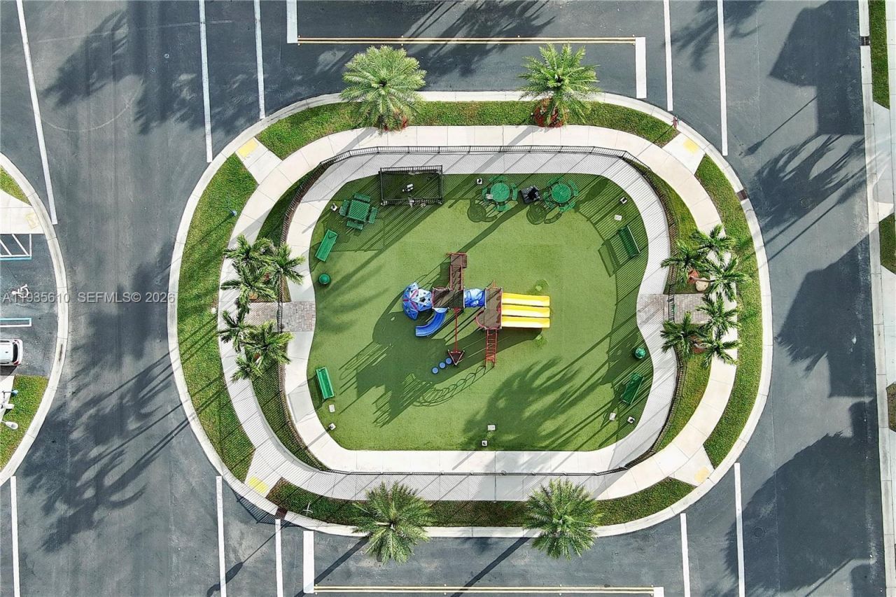 8562 NW 108th Ave, Unit 8562, Doral, FL 33178 Photo