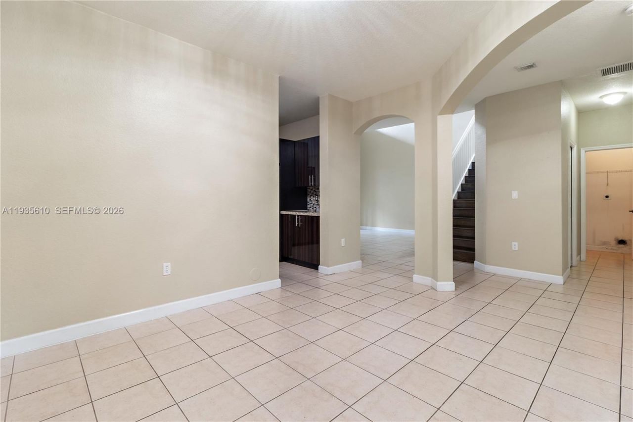 8562 NW 108th Ave, Unit 8562, Doral, FL 33178 Photo