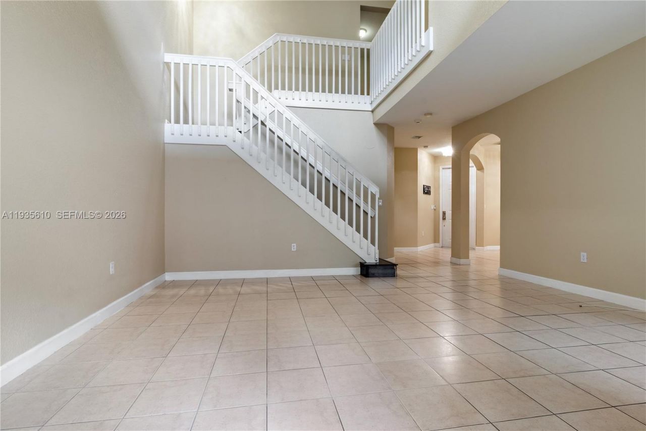 8562 NW 108th Ave, Unit 8562, Doral, FL 33178 Photo