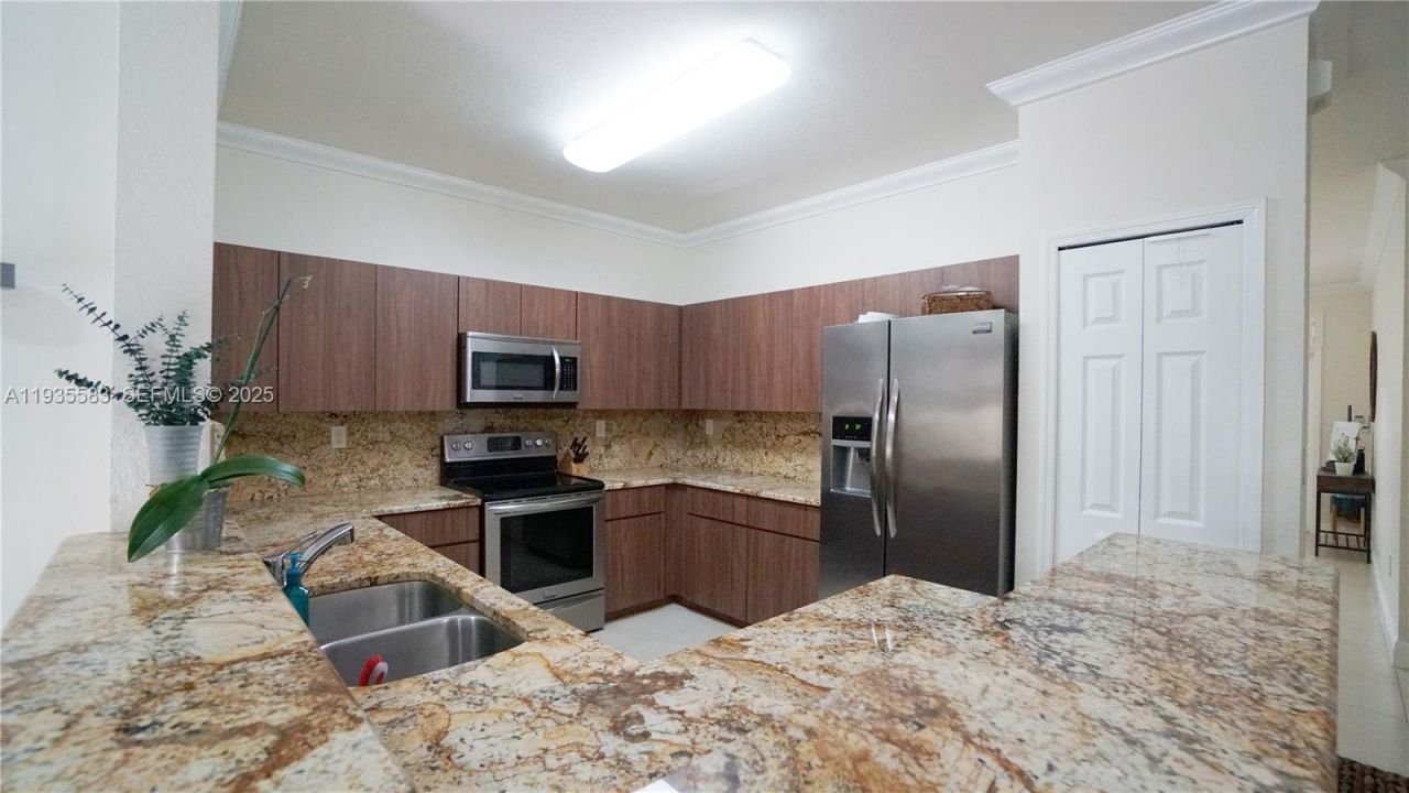 928 SW 154th Path, Unit 928, Miami, FL 33194 Photo