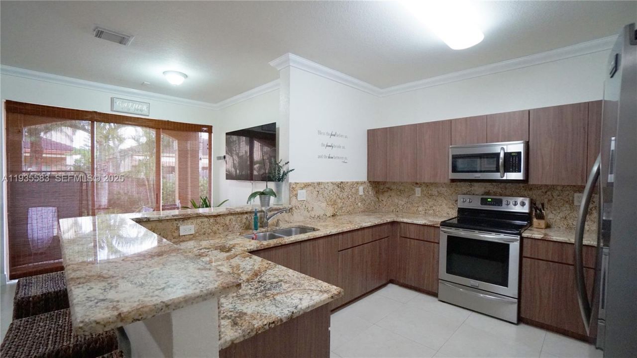 928 SW 154th Path, Unit 928, Miami, FL 33194 Photo