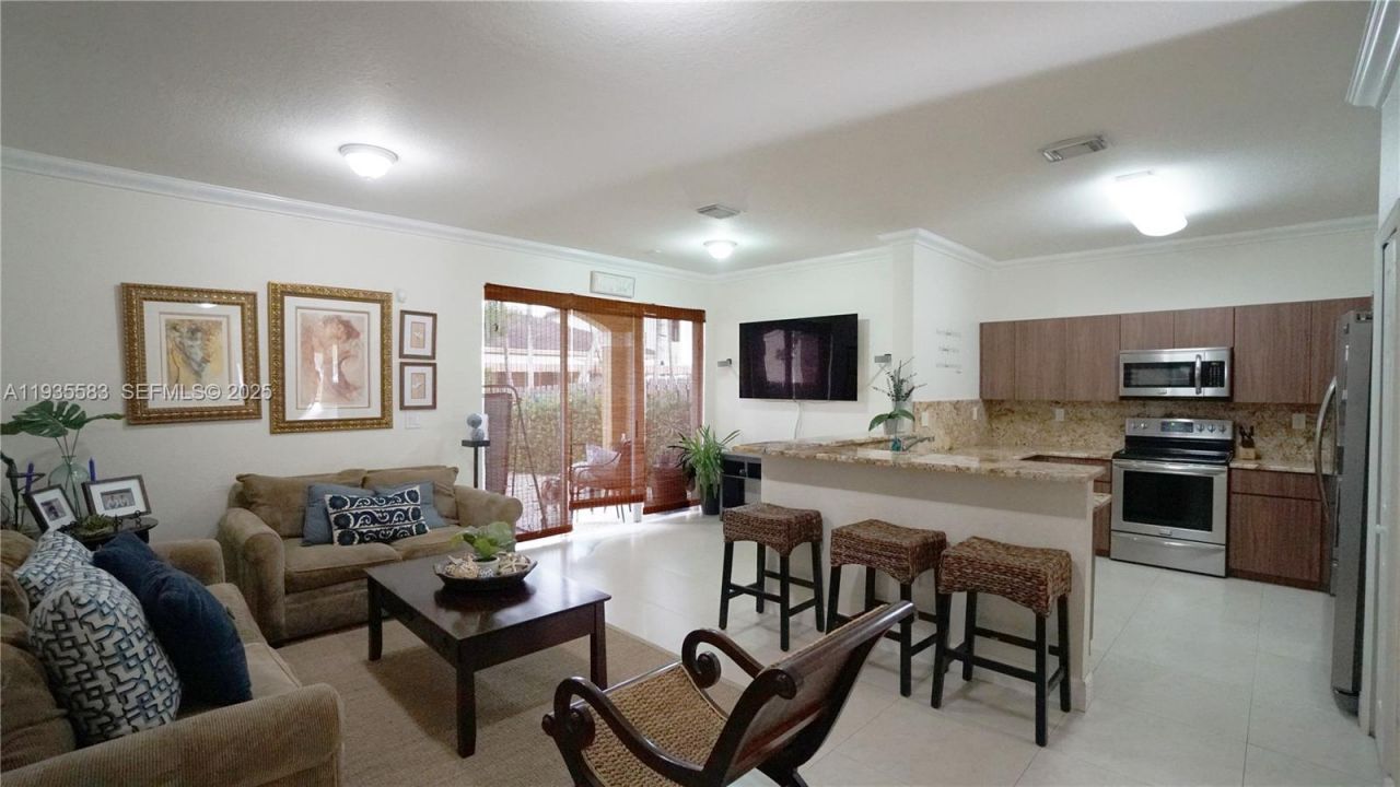 928 SW 154th Path, Unit 928, Miami, FL 33194 Photo