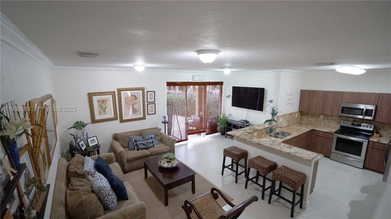 928 SW 154th Path, Unit 928, Miami, FL 33194 Photo