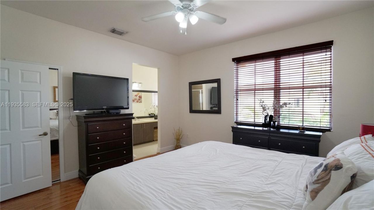 928 SW 154th Path, Unit 928, Miami, FL 33194 Photo