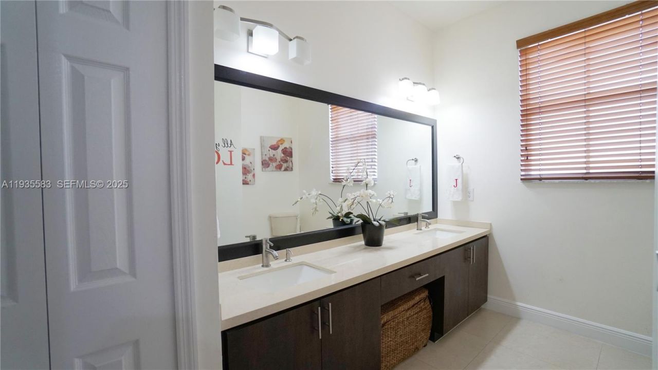 928 SW 154th Path, Unit 928, Miami, FL 33194 Photo