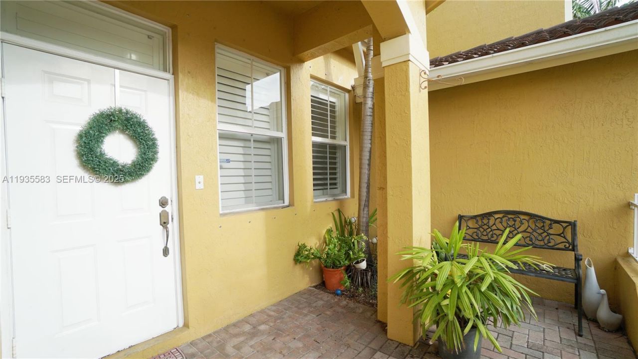 928 SW 154th Path, Unit 928, Miami, FL 33194 Photo
