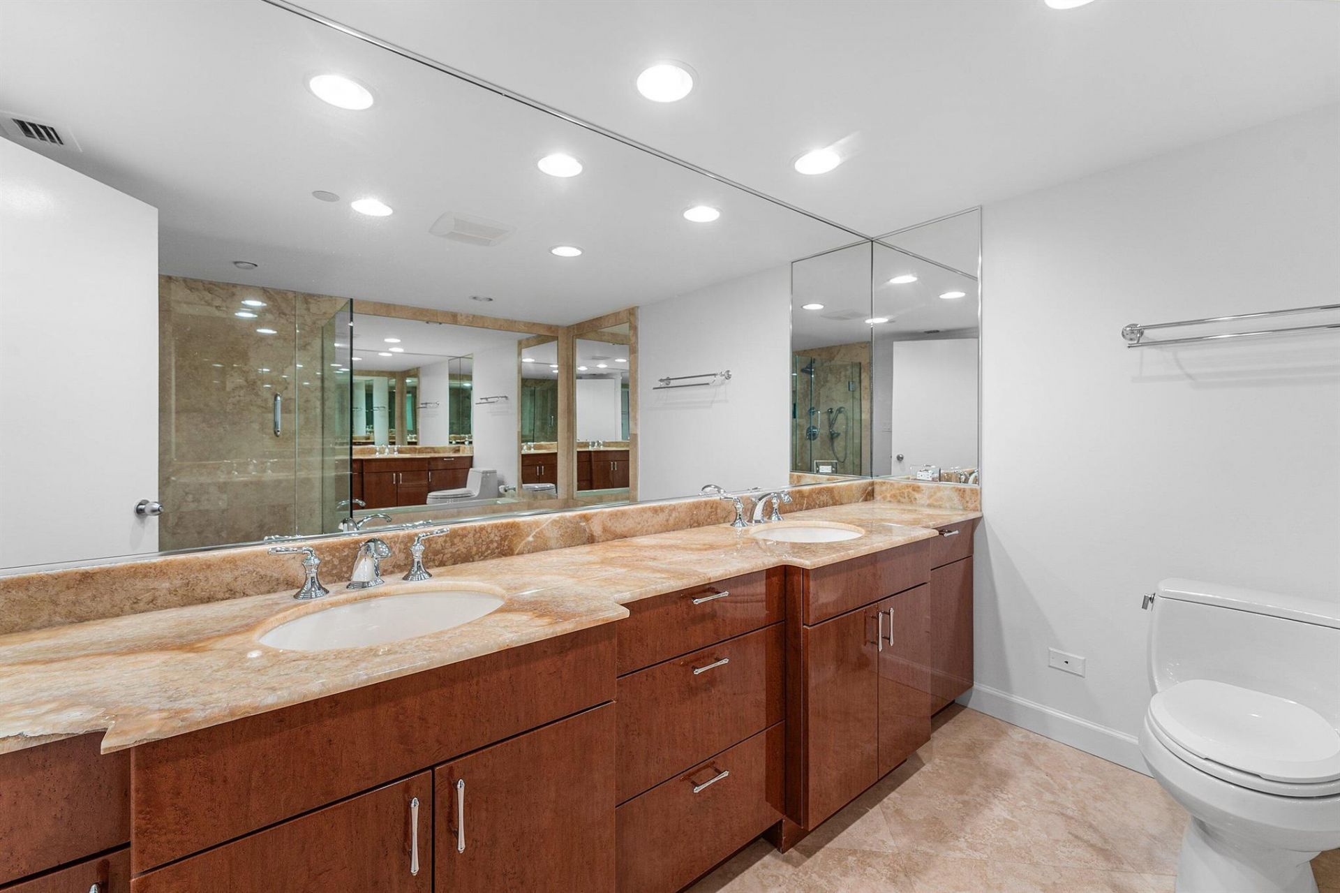 5070 N Ocean Drive, Unit 3b, Singer Island, FL 33404 Photo