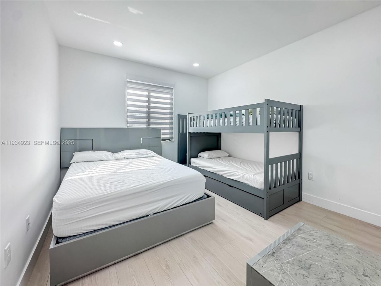 8206 NW 43rd St, Doral, FL 33166 Photo