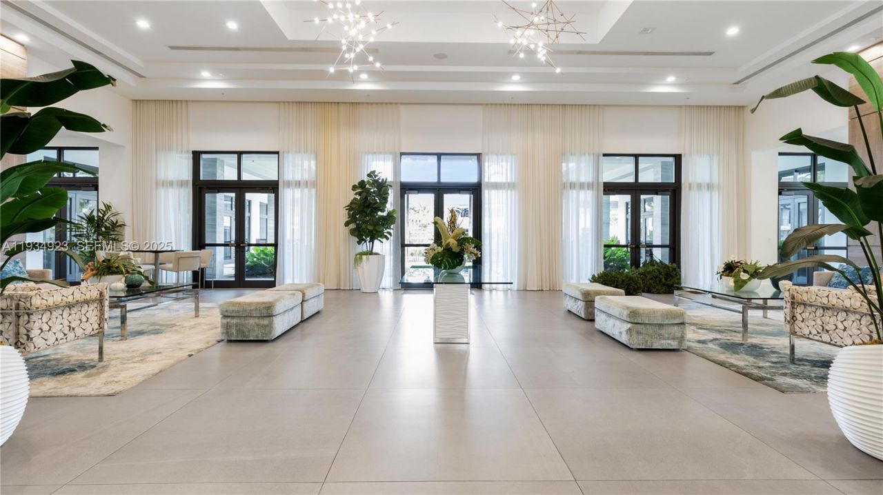 8206 NW 43rd St, Doral, FL 33166 Photo